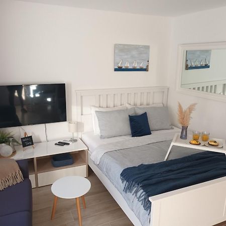 App Hedonist Apartment Novigrad  Bagian luar foto