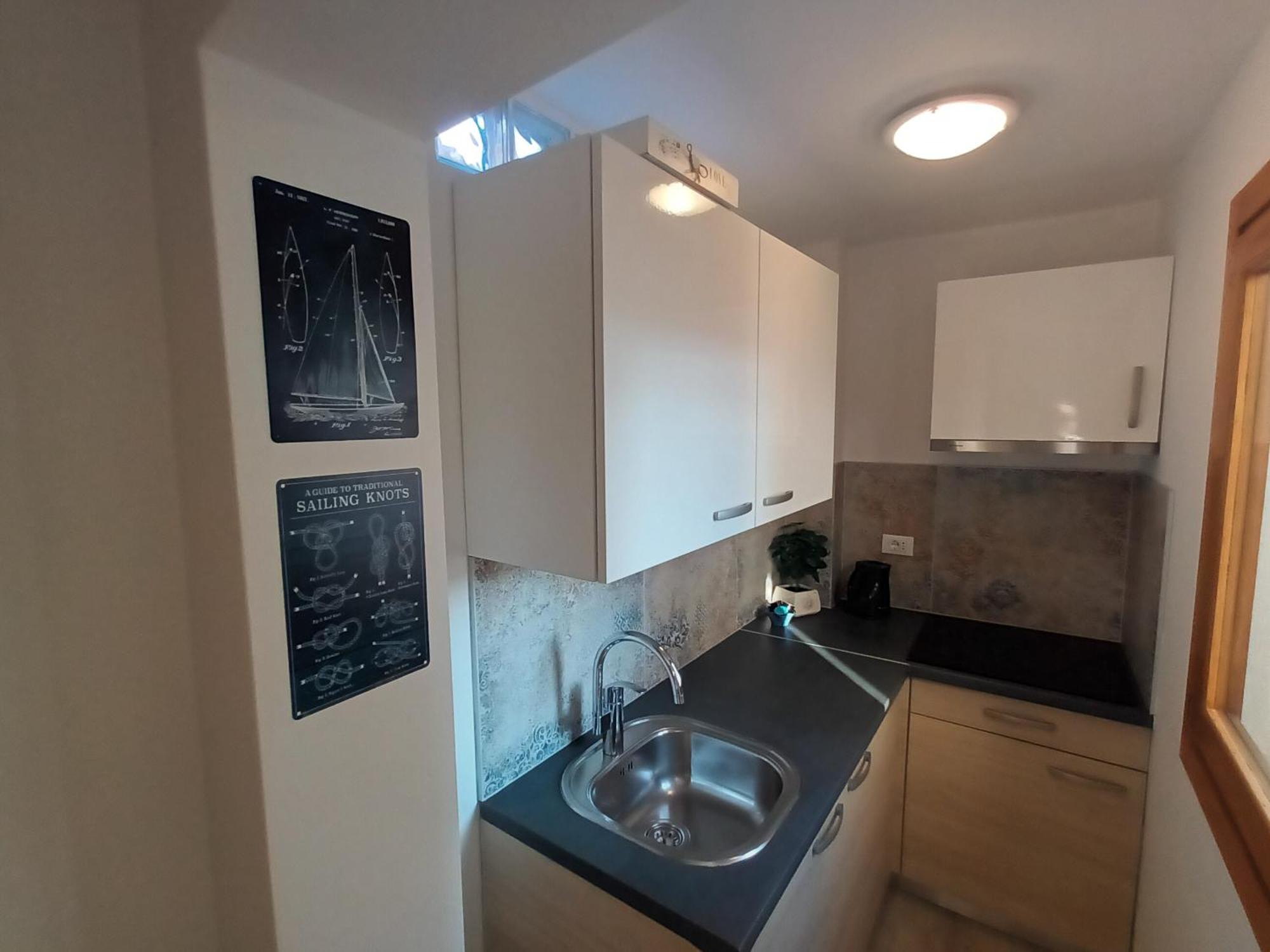 App Hedonist Apartment Novigrad  Bagian luar foto