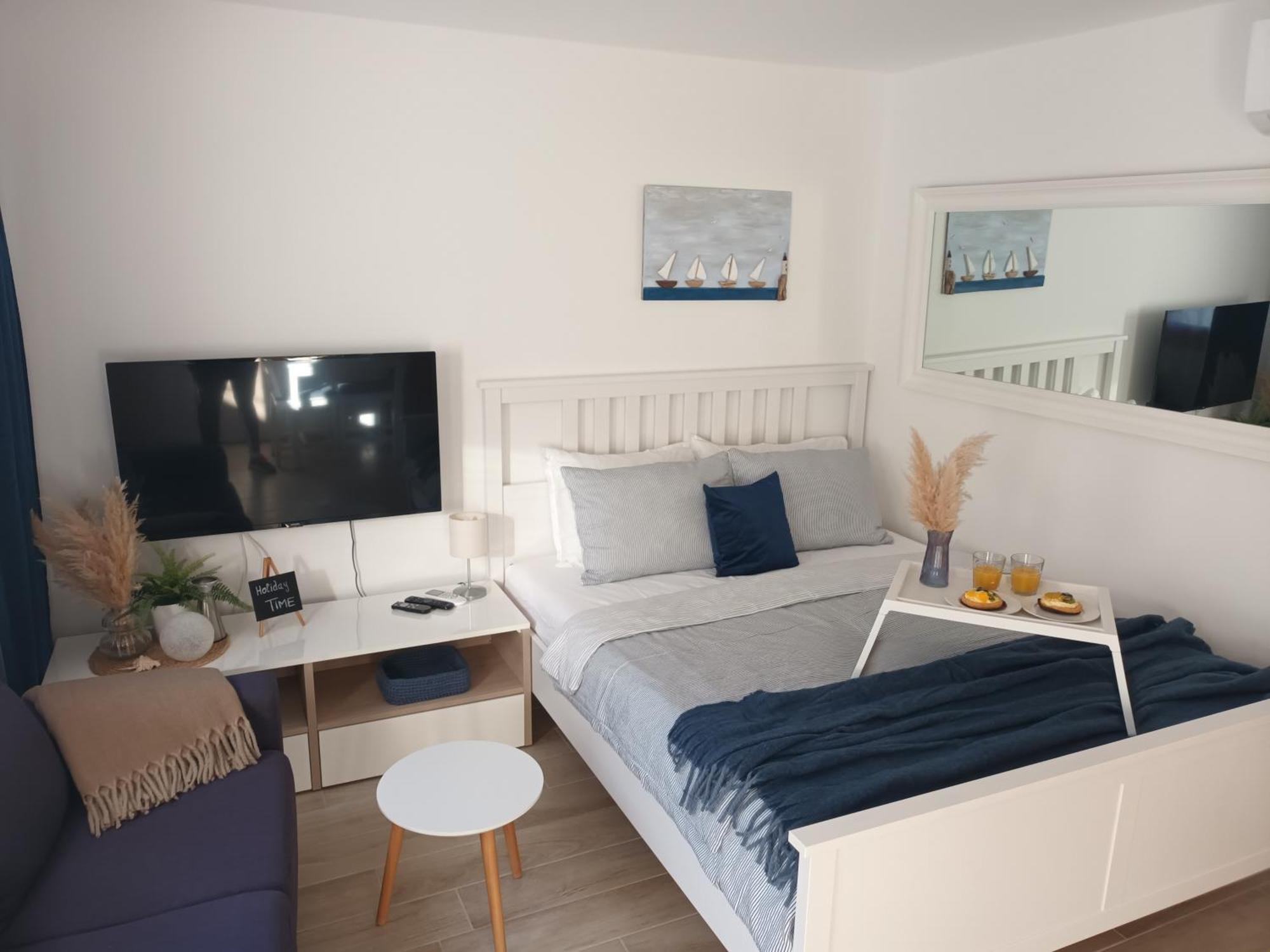 App Hedonist Apartment Novigrad  Bagian luar foto