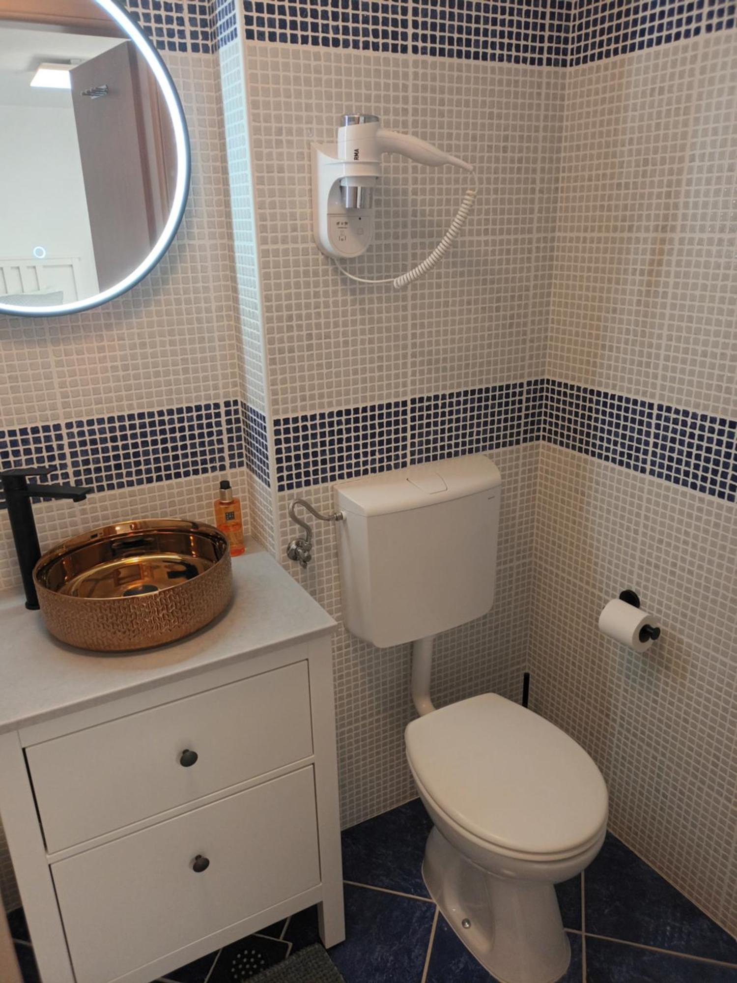 App Hedonist Apartment Novigrad  Bagian luar foto